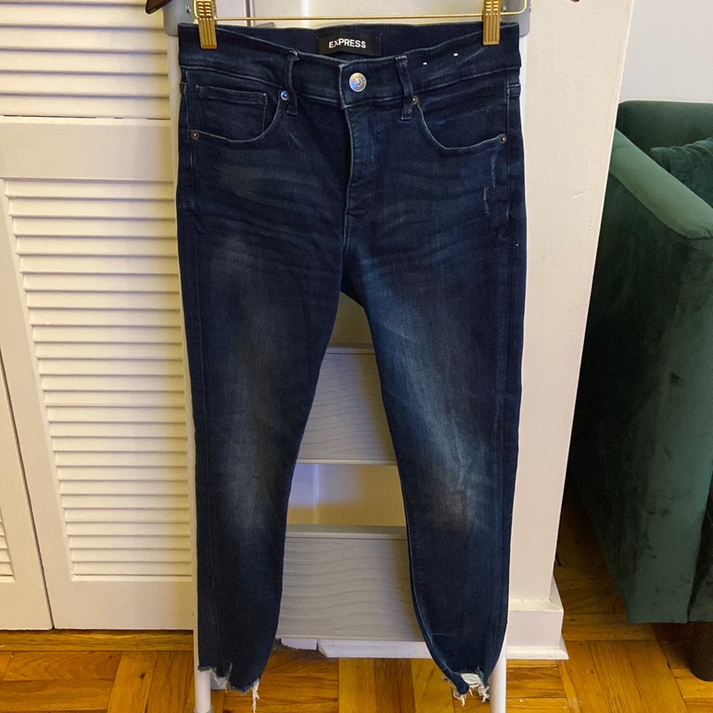 Express Womens jeans. Stretch +, Ankle Legging, Mid-rise. Size: 4S.